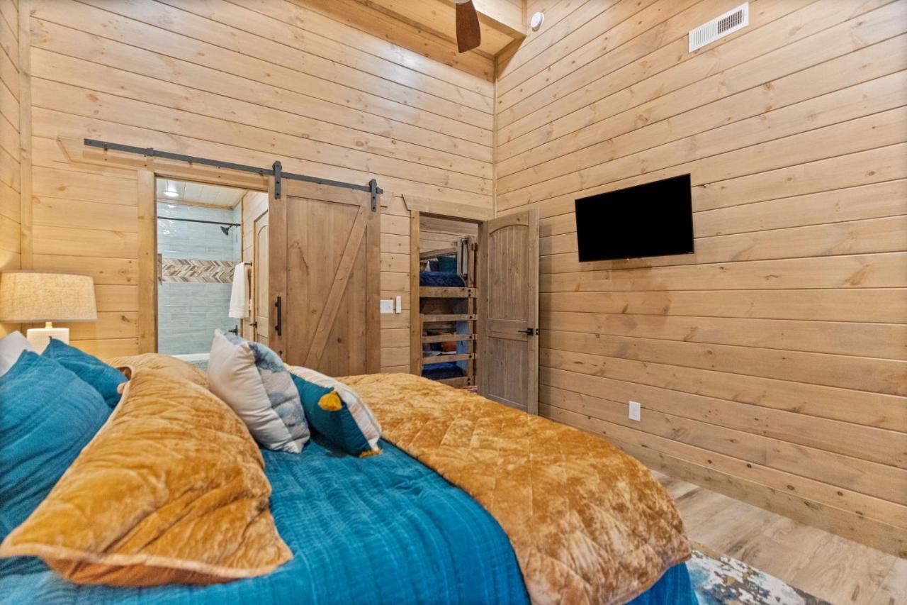 Mins To Gburg Sleeps 8 Hot Tub Arcade Area Pool Villa Gatlinburg Exterior photo