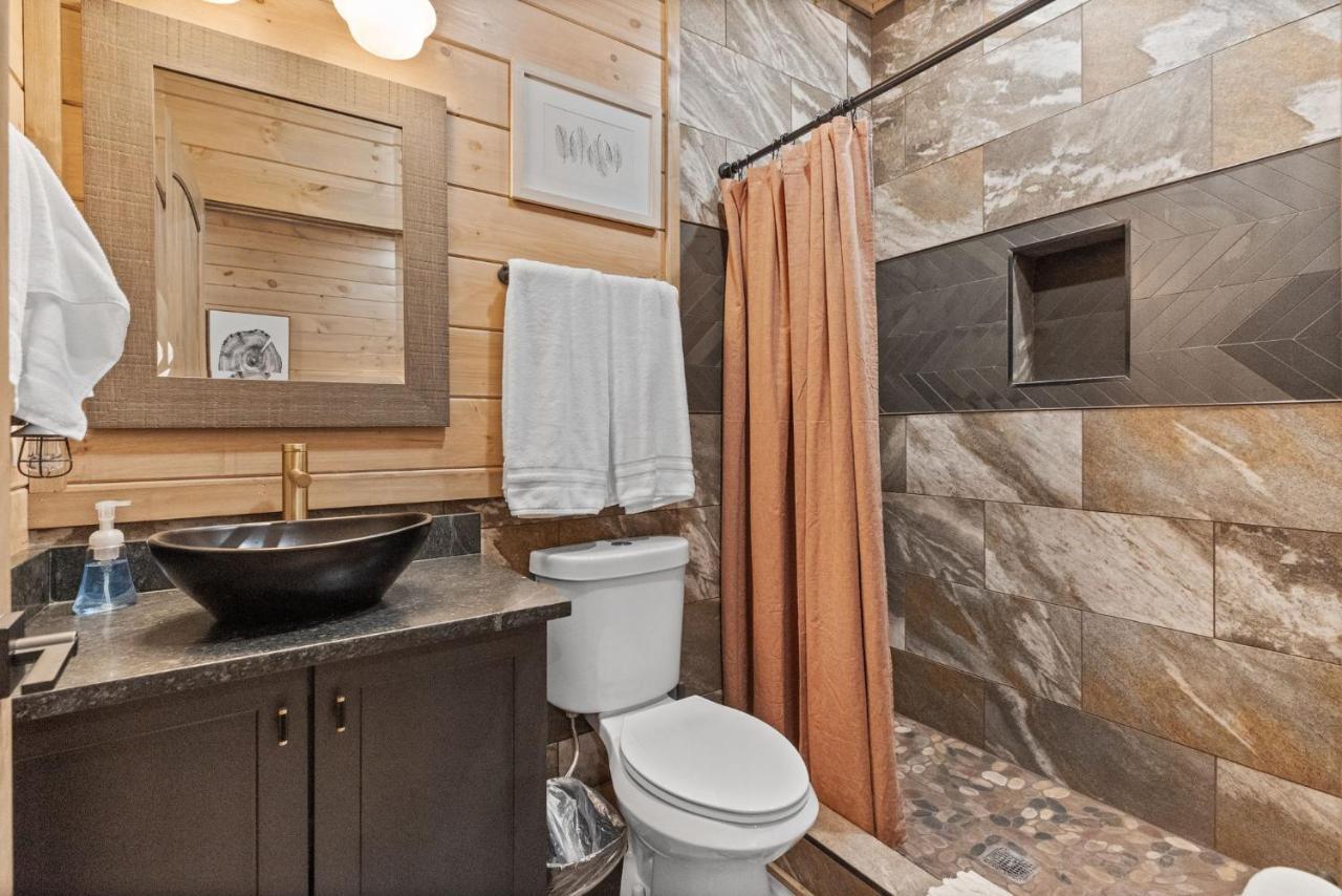 Mins To Gburg Sleeps 8 Hot Tub Arcade Area Pool Villa Gatlinburg Exterior photo